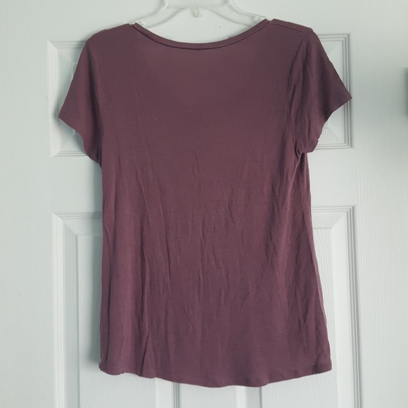NWOT Lightweight Basic Top - Picture 3 of 3
